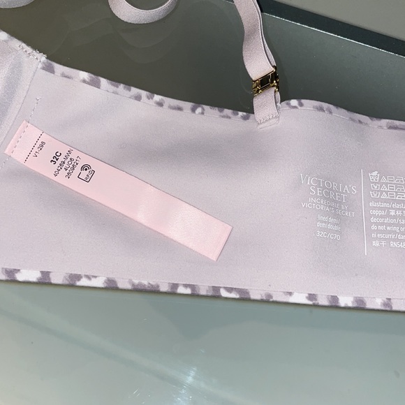 Victoria Secret Bra - Picture 3 of 4